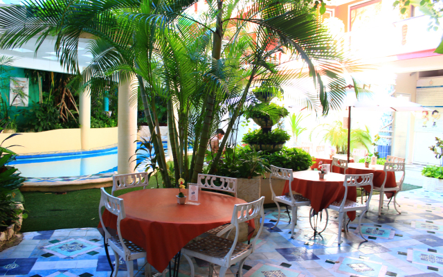 Maya del Mar on Fifth Avenue