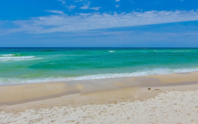 Sea Brees Crystal Shores