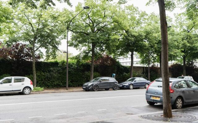 Charming Bright Apartment at Montparnasse