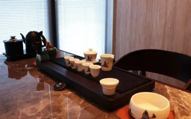 Secan Hotel Qingdao, Curio Collection by Hilton