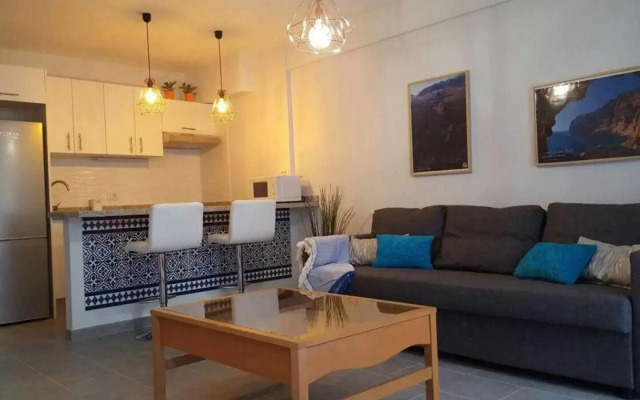 Apartamento con Terraza y Piscina C