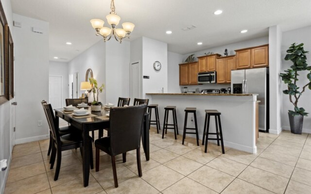 5 Bedrooms / 4 Bathrooms Paradise Palms (8981 CP), Kissimmee, US
