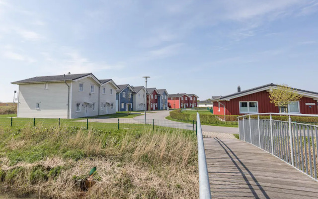 Exclusively furnished 5-star holiday home near the beach.