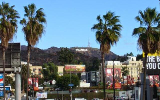 Hollywood and Highland Hotel and Hostel