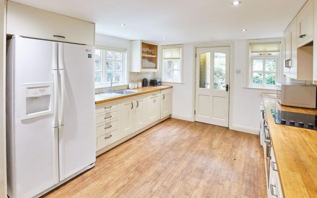 Host Stay Willow Lodge