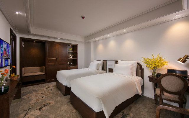 The Oriental Jade Hotel