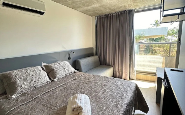 Setai Yacht By Day by Day