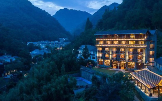 Early Impression Hotel