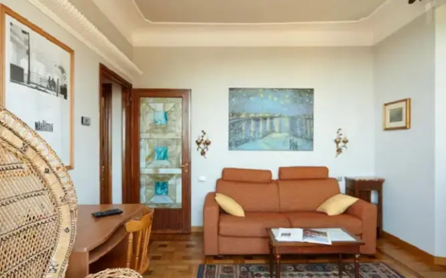 Azalea Apartment With Terrace and Lake View