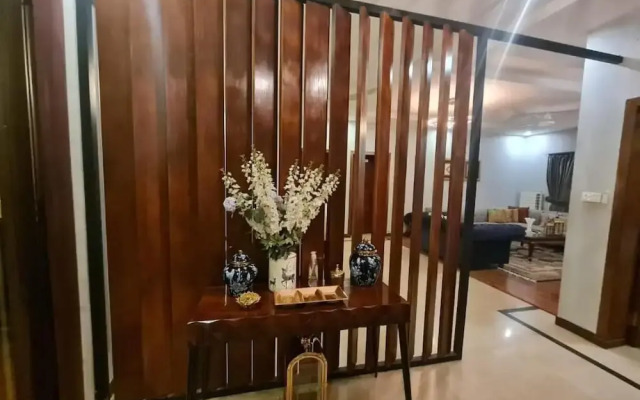 189 The Guest House