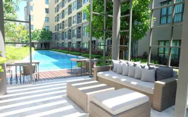 Rain Chaam Huahin by Jan Pool view เรน  หัวหิน WFH