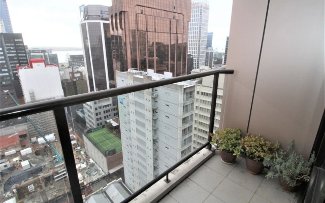 Unbeatable Central Apt next to Queen 22H