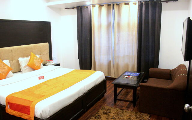 OYO 899 Dwaper Hotel