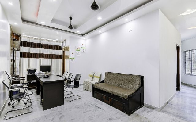 OYO 10572 Kalpataru Guest House