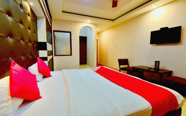 Hotel Paras By OYO Rooms