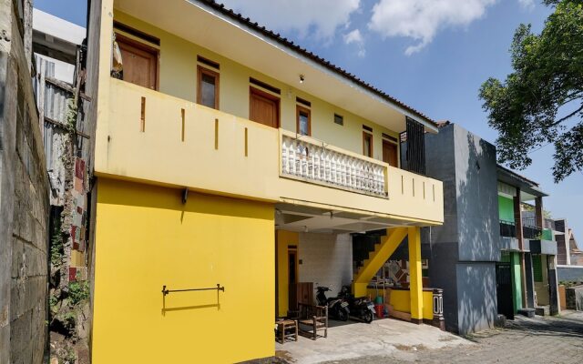 SPOT ON 91775 Pondok 14 Syariah