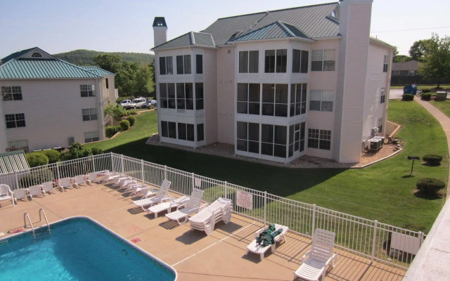 Brook Poolside Walk In-Meadow Brook