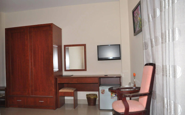 Golden Star Hotel