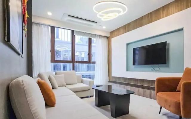 The Metropole The Galleria The Crest