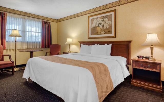 Quality Inn Breeze Manor