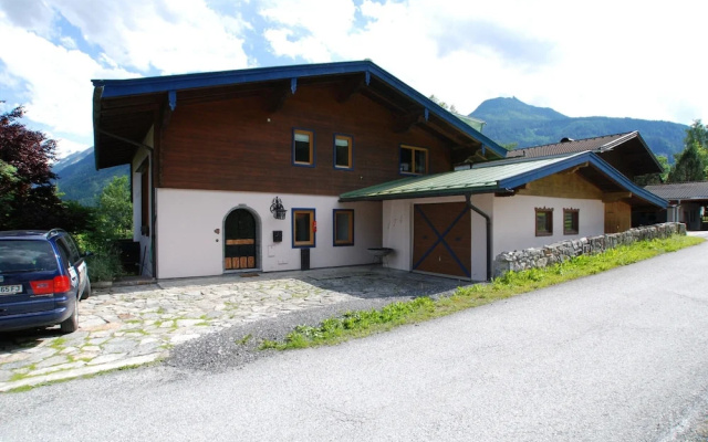 Scenic Apartment in Neukirchen am Großvenediger near Ski Area