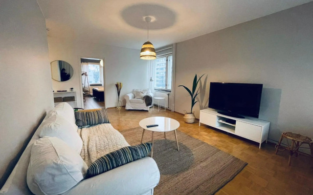 Keskusta kaksio Tuomiokirkon ja Yliopiston lähellä