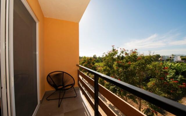 Los Azulejos 5D 3 BR by Casago