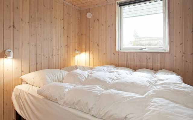 Rustic Holiday Home in Hovedstaden Near the Sea