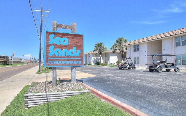 Sunny Beaches 3 Bedroom Condo by RedAwning