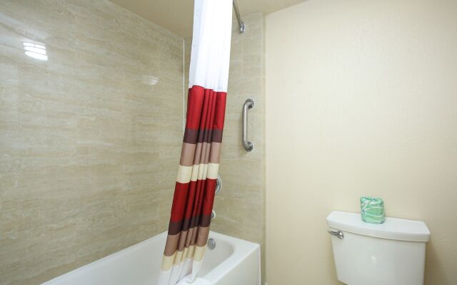 Red Roof Inn North Dallas - Park Central