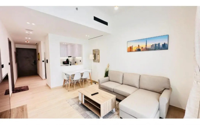 OYO 1291 Home Fully Furnished 1bed Apt