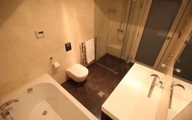 Sunny Sandy Bay Apartment