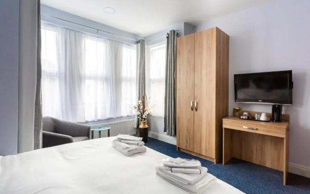 Wellesley Hotel