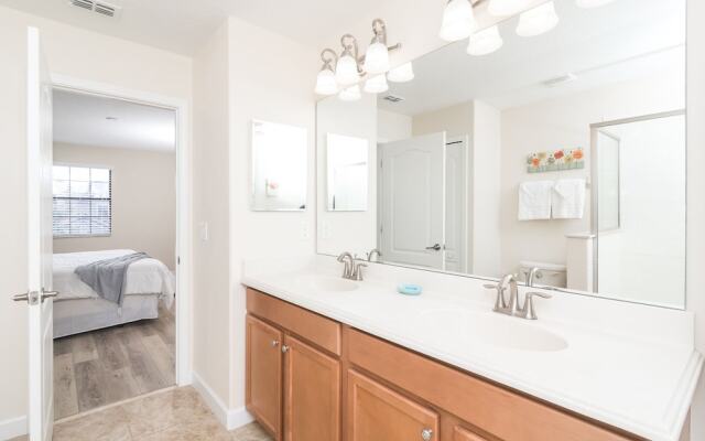 Mansion on Mrytlewood