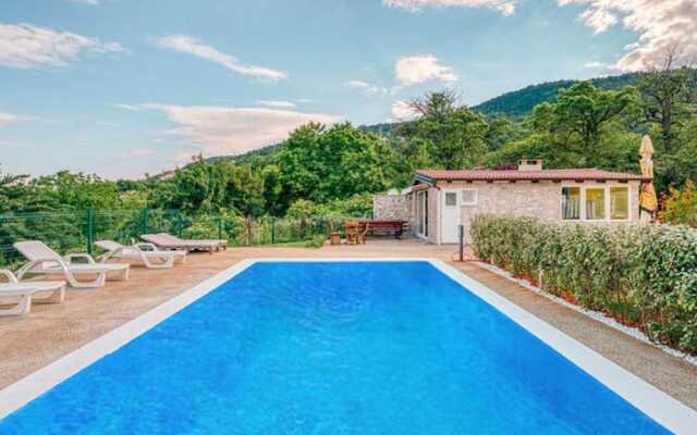 Simplistic Holiday Home in Lovran With Swimming Pool