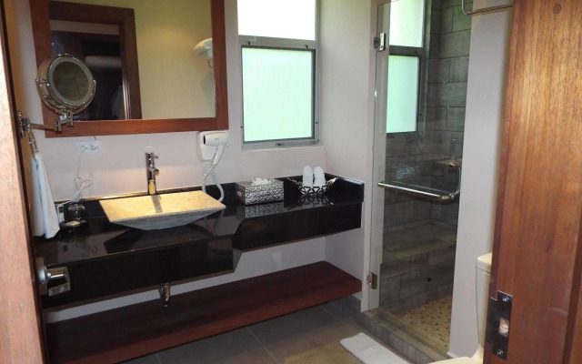 Tulemar Resort