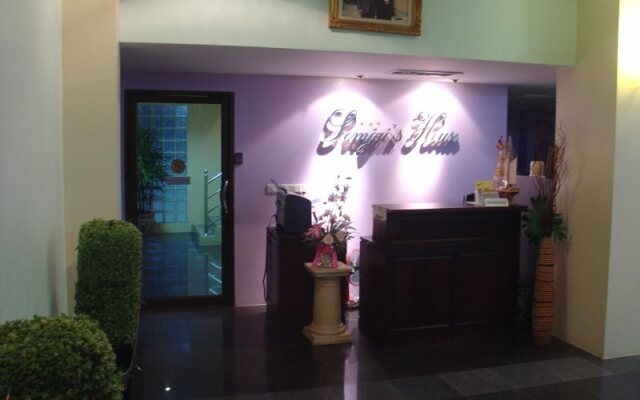 Somjai House