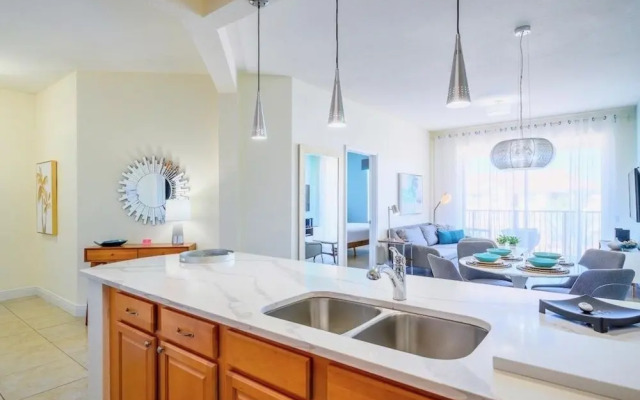 Penthouse Gem 3 Bedroom Condo by Redawning