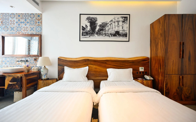 Sky Gem Central Hotel