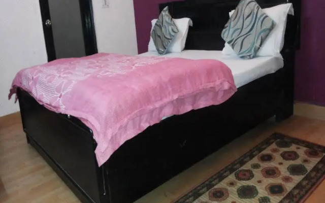 Manraj Guest House