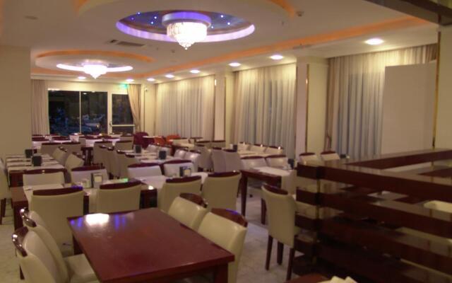 Izan Hotel