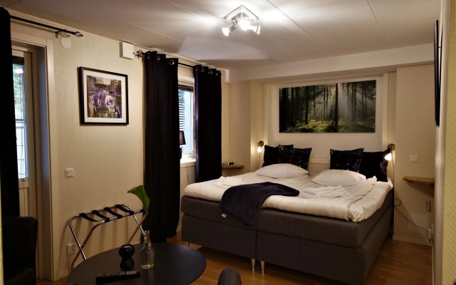 Treetop Spa Hangout & Hotel