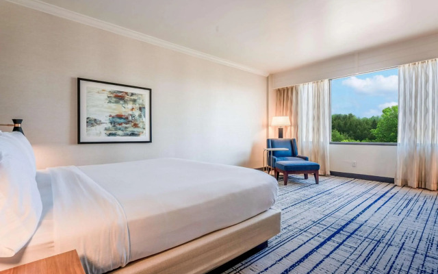 DoubleTree by Hilton South Charlotte Tyvola