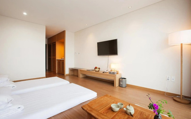 You Us Hotel