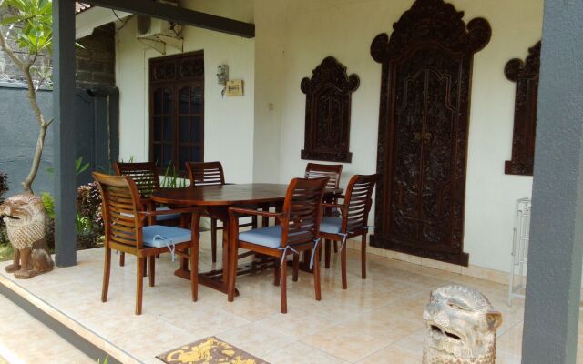 Starlight Restaurant & Bungalows