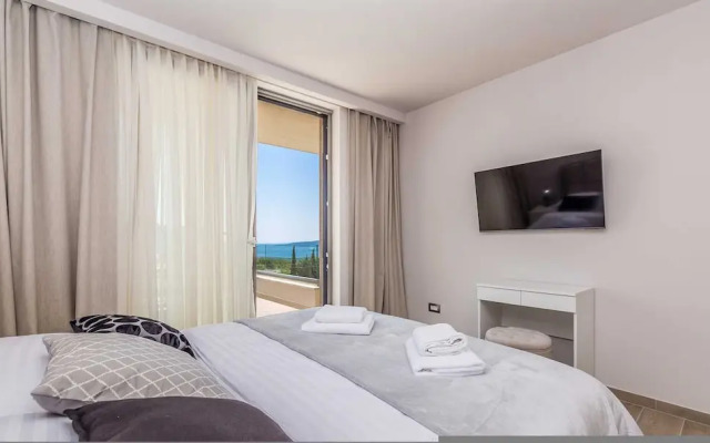 Villa Vista With Private Pool and Sauna