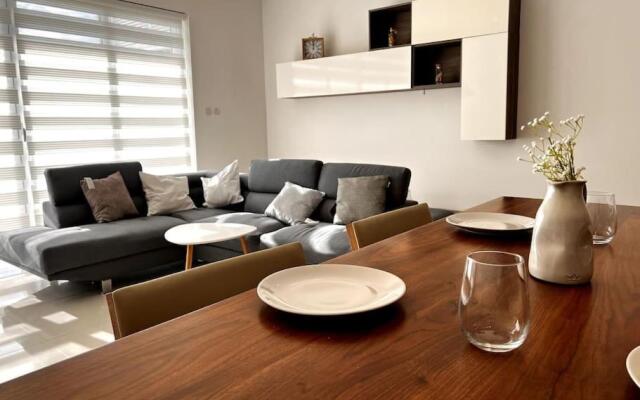 Viewline SeaView Modern 3 Bedroom Apartment