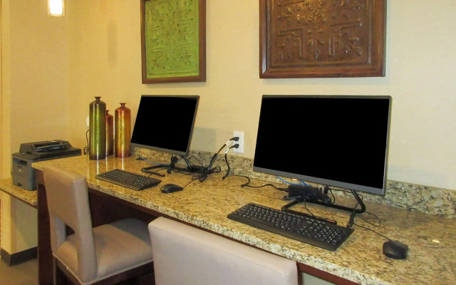 Comfort Suites