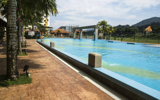 Suria Service Apartment Hotel