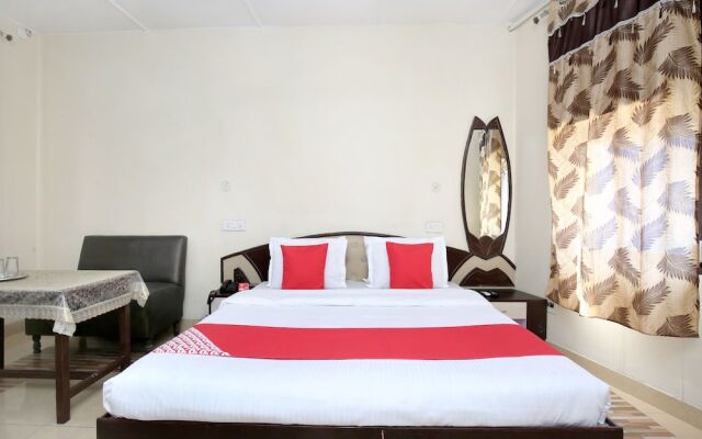 OYO 11595 Hotel Roxy